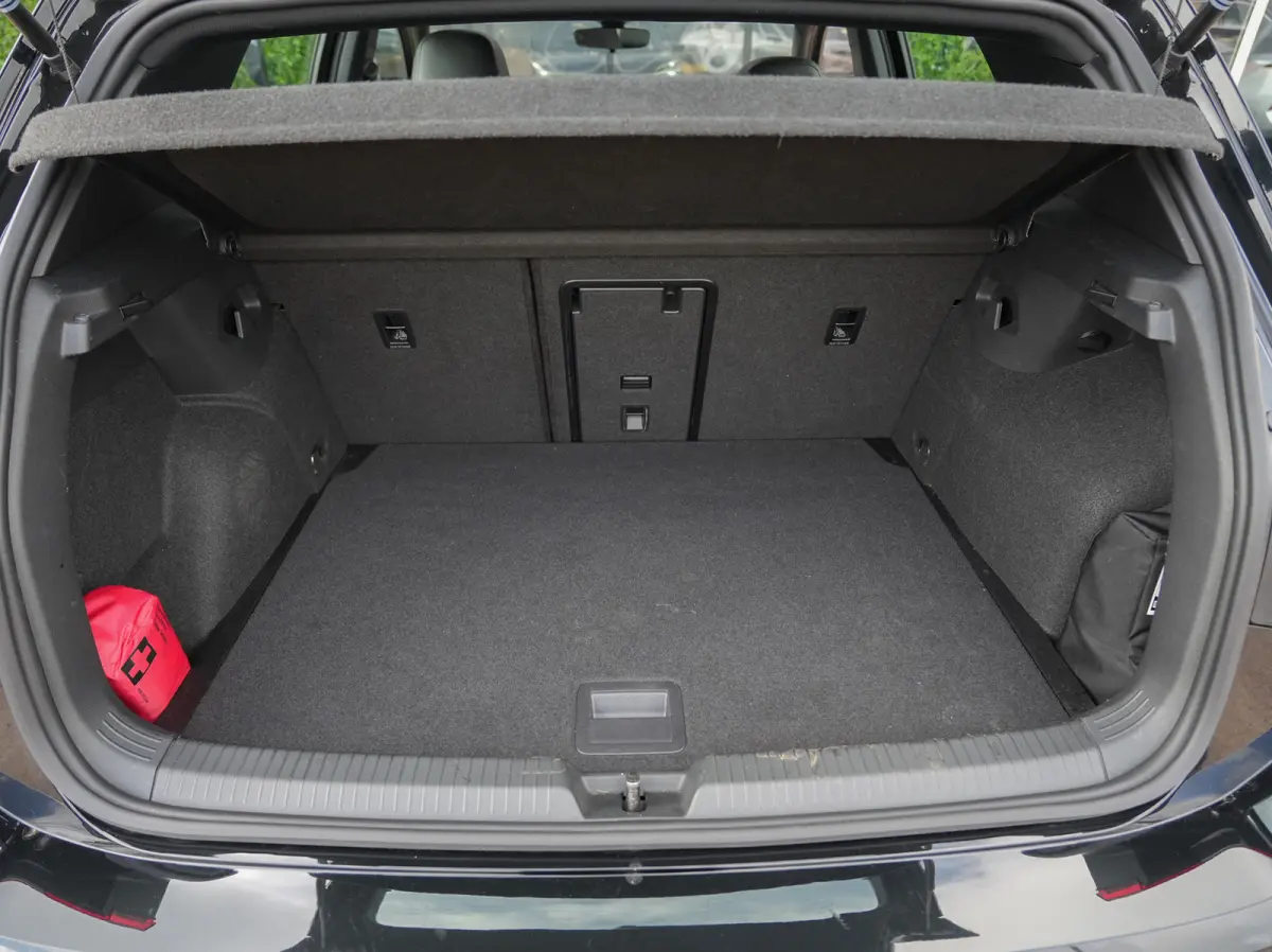 1.5 TSI R-Line Edition | Pano | Camera | Drive Assist | BTW