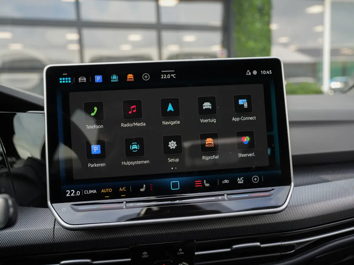 1.5 TSI R-Line Edition | Pano | Camera | Drive Assist | BTW