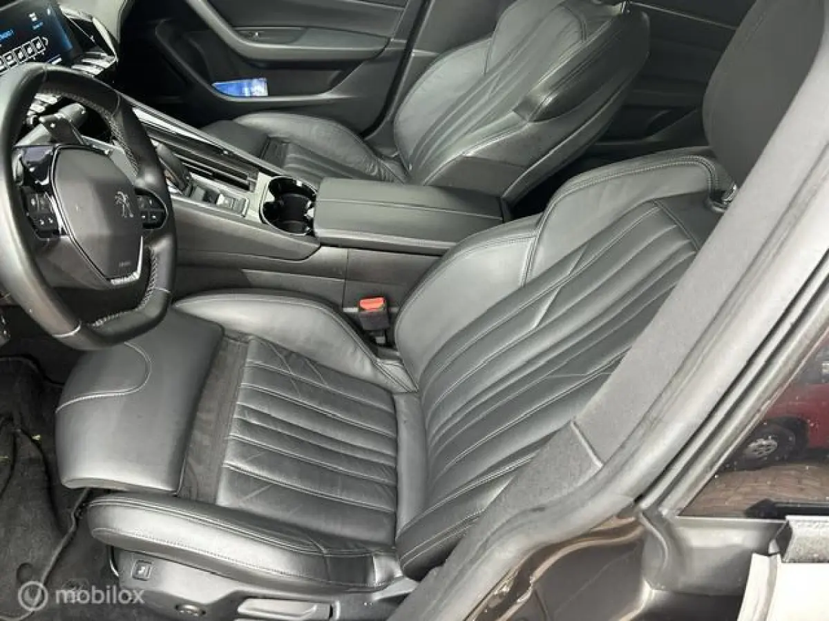 1.2 Allure Pack Busin * AUTOMAAT * NAVI * LEDER