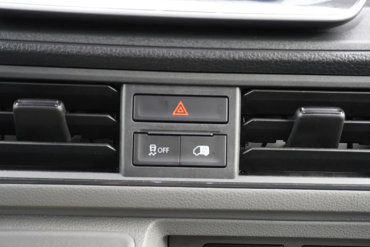 Facelift 140pk L4H3/L3H2 Apple Carplay Camera Digitaal Dashboard Parkeersensoren 3-Zits