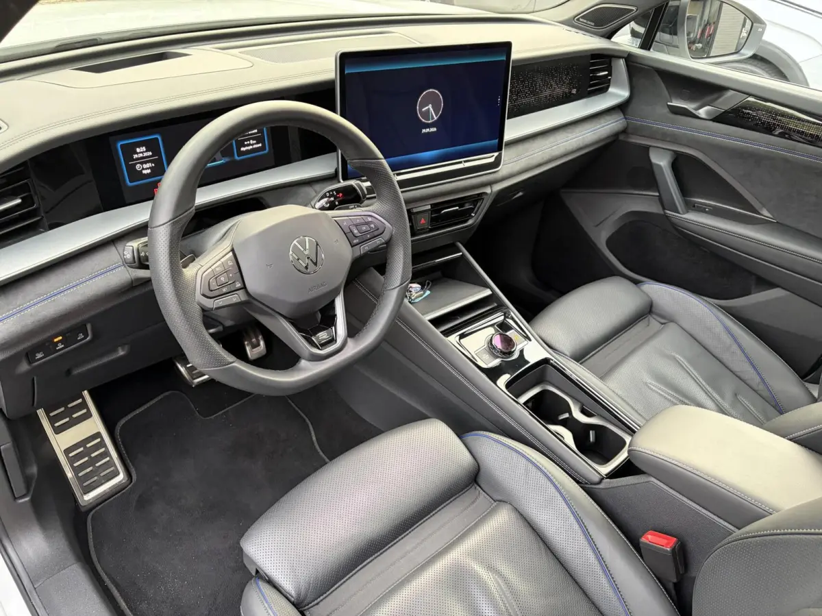 1.5 eHybrid R-Line Ed. / Trekhaak / Pano