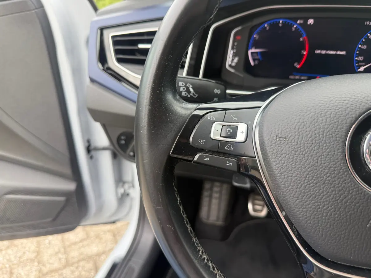 1.0 TSI Highline VIRTUAL I CAMERA I CARPLAY I CRUISE I KEYLESS I PDC