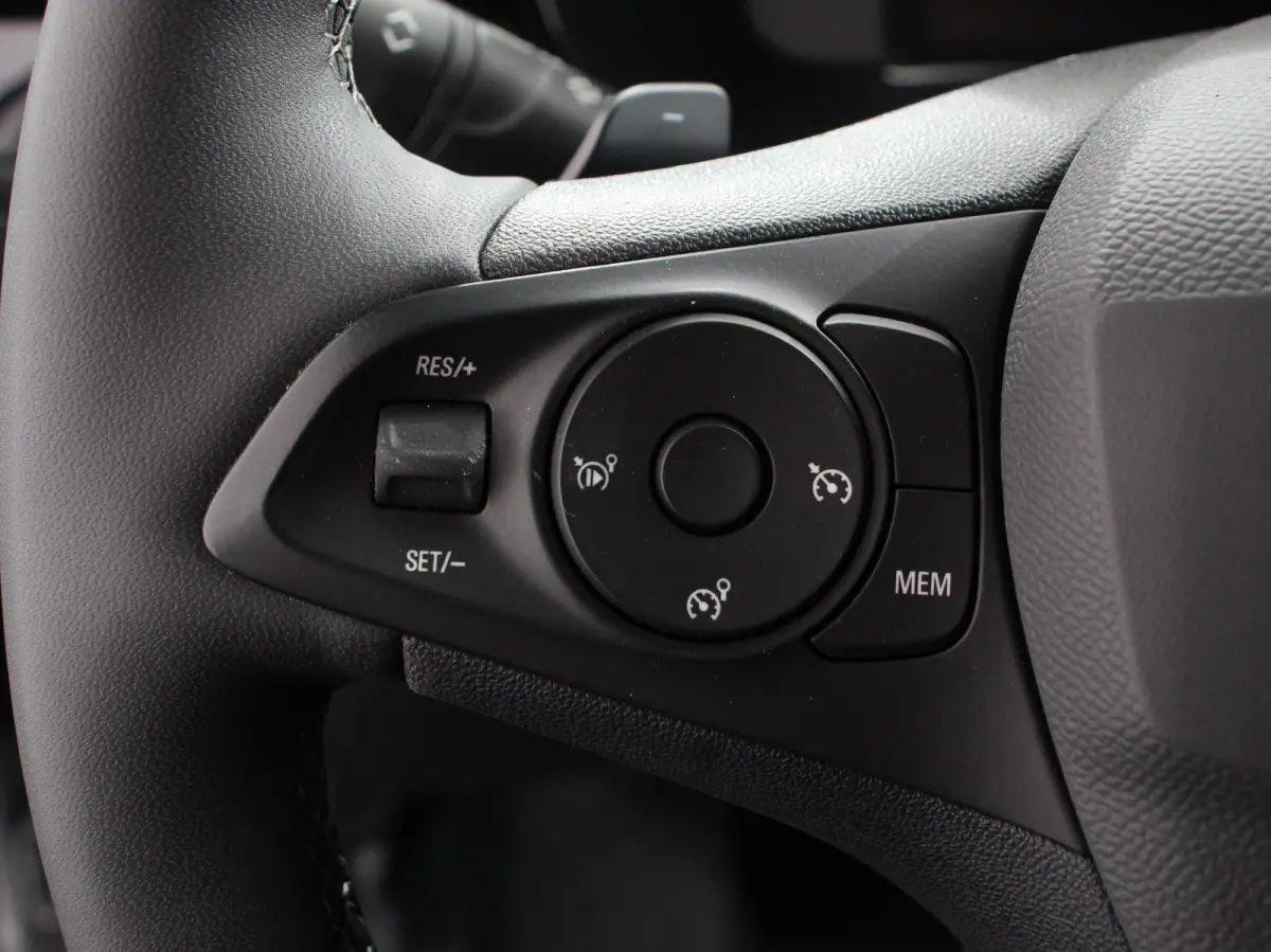 1.2 Turbo Hybrid 100pk GS Automaat Navigatie Apple Carplay/Android Auto Camera Parkeersensoren Cruise Control Dodehoek assistent Airco Lichtmetalen velgen Virtual Cockpit