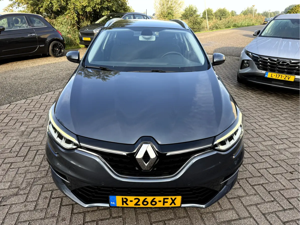 1.3 TCe 140pk Business NL. Auto, Camera, App Connect,