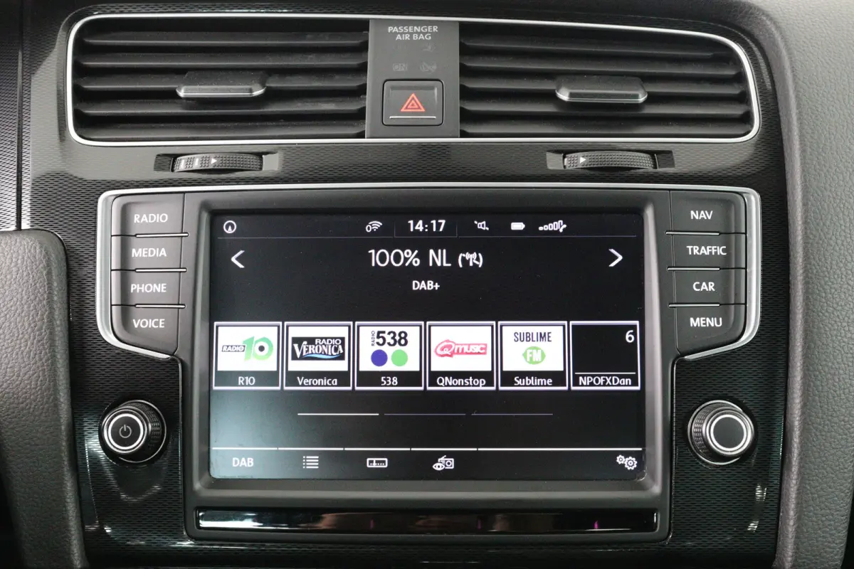 1.4 TSI GTE | Goed Onderhouden! | LED | Camera | Clima | Navi | Sfeerverlichting | Cruise Adaptive | 18'' Lichtmetalen Velgen | Parkeersensoren V+A