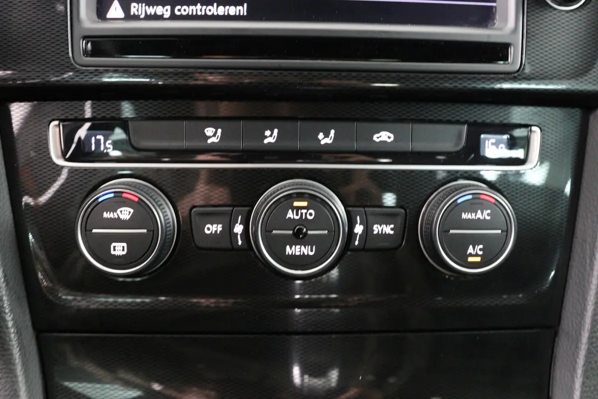 1.4 TSI GTE | Goed Onderhouden! | LED | Camera | Clima | Navi | Sfeerverlichting | Cruise Adaptive | 18'' Lichtmetalen Velgen | Parkeersensoren V+A