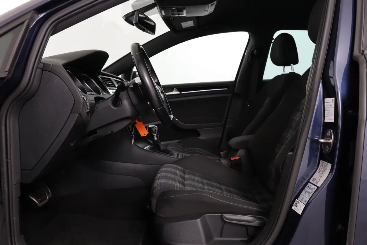1.4 TSI GTE | Goed Onderhouden! | LED | Camera | Clima | Navi | Sfeerverlichting | Cruise Adaptive | 18'' Lichtmetalen Velgen | Parkeersensoren V+A