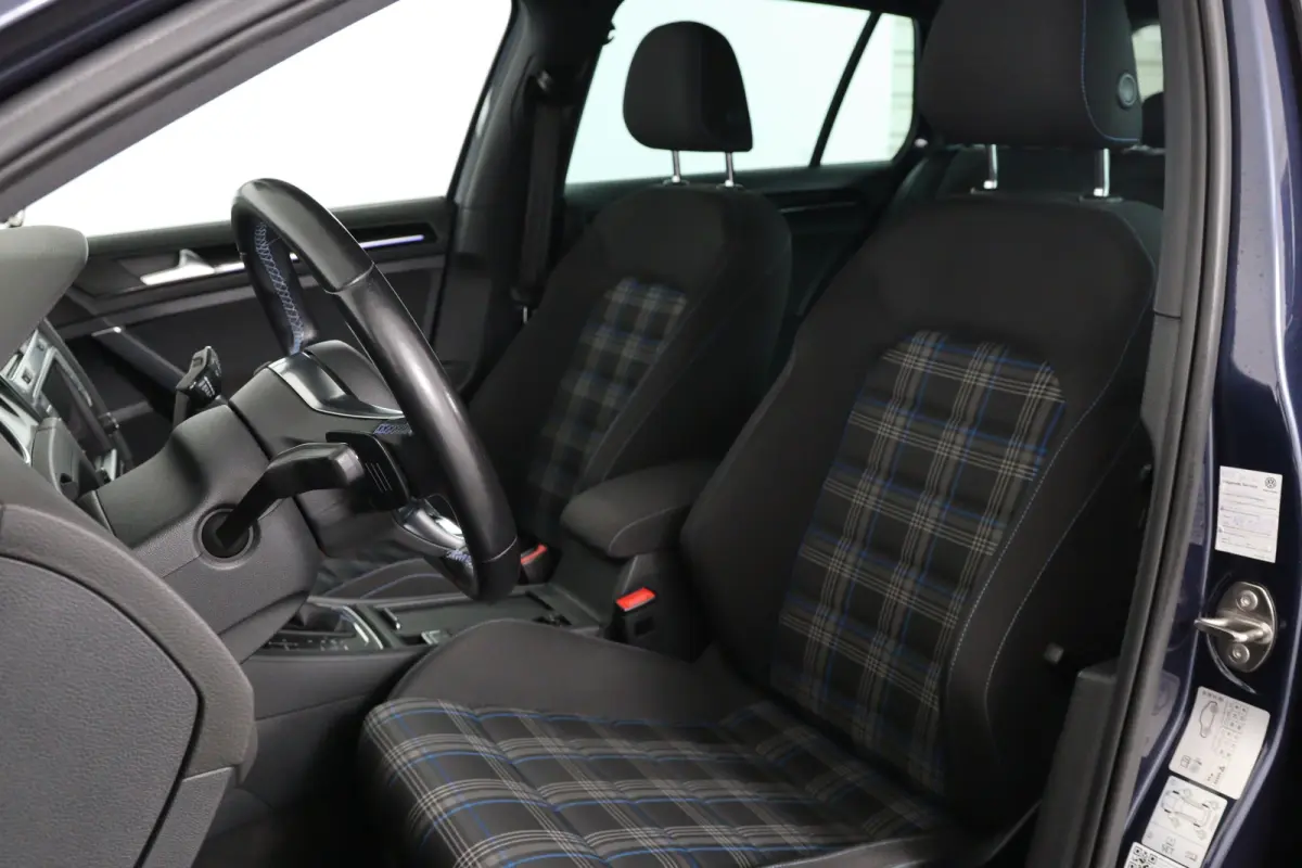 1.4 TSI GTE | Goed Onderhouden! | LED | Camera | Clima | Navi | Sfeerverlichting | Cruise Adaptive | 18'' Lichtmetalen Velgen | Parkeersensoren V+A