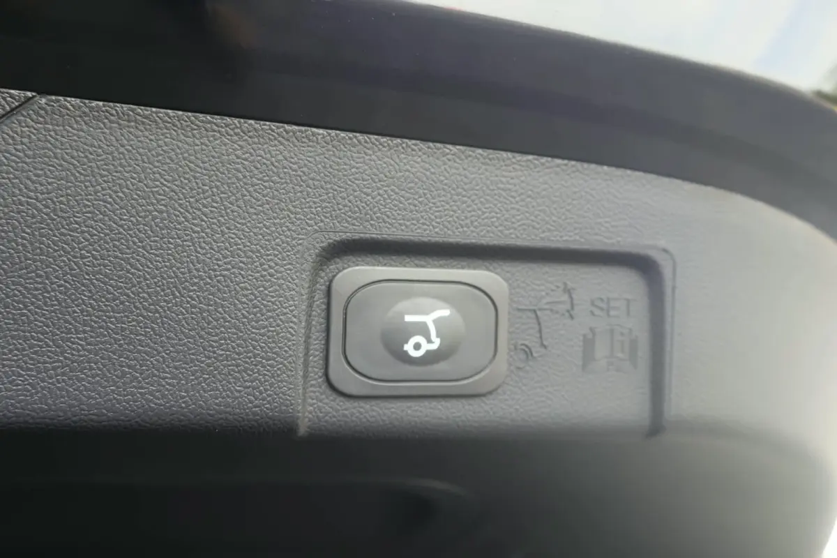 1.0 EcoBoost ST-Line | Voorraad! | Winterpack | Camera | Elektrische Achterklep | Cruise Control | Navigatie | Reservewiel | Climate Control |