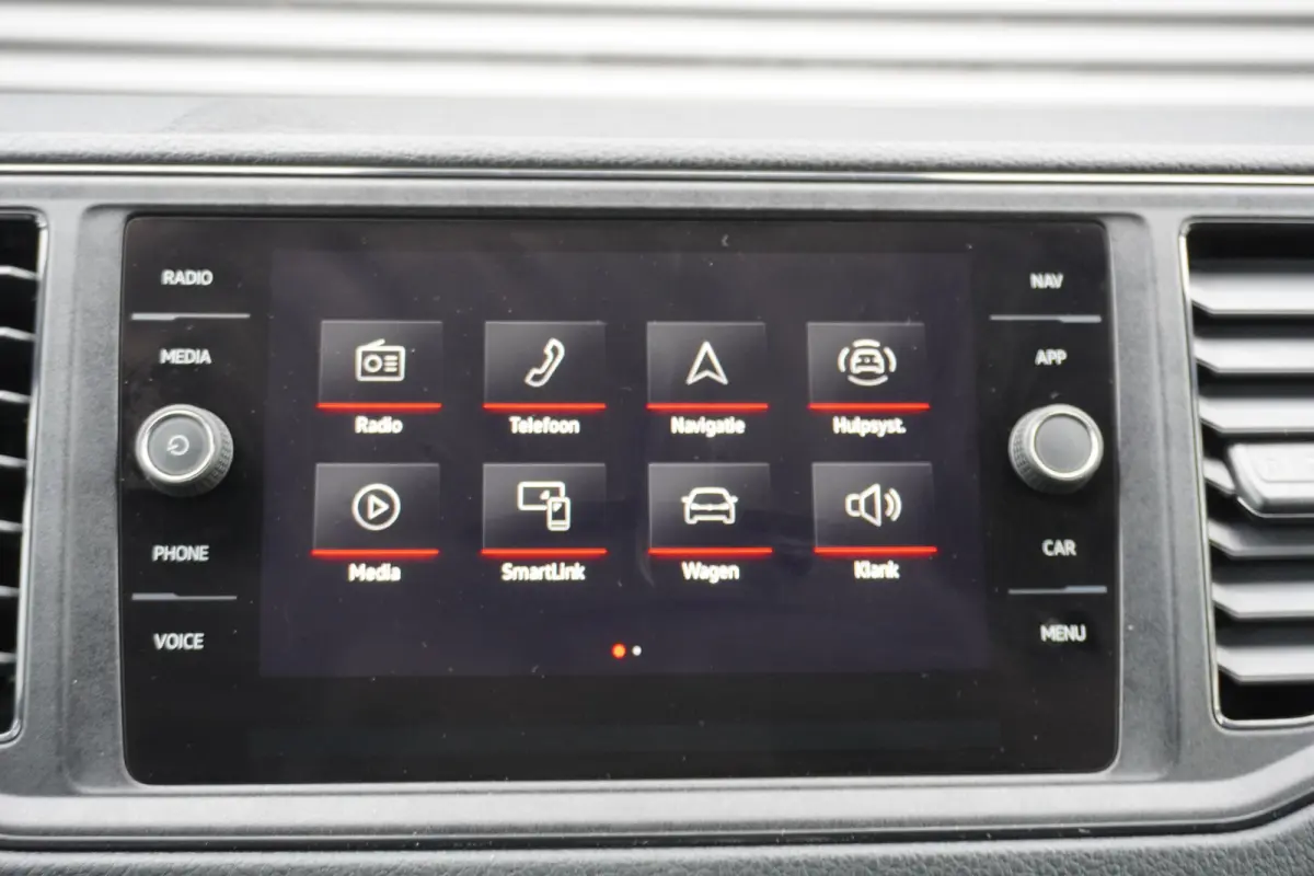 140pk Automaat L3H2/L2H1 Navigatie Standkachel Apple Carplay Trekhaak Camera Parkeersensoren Stoelverwarming Cruise control