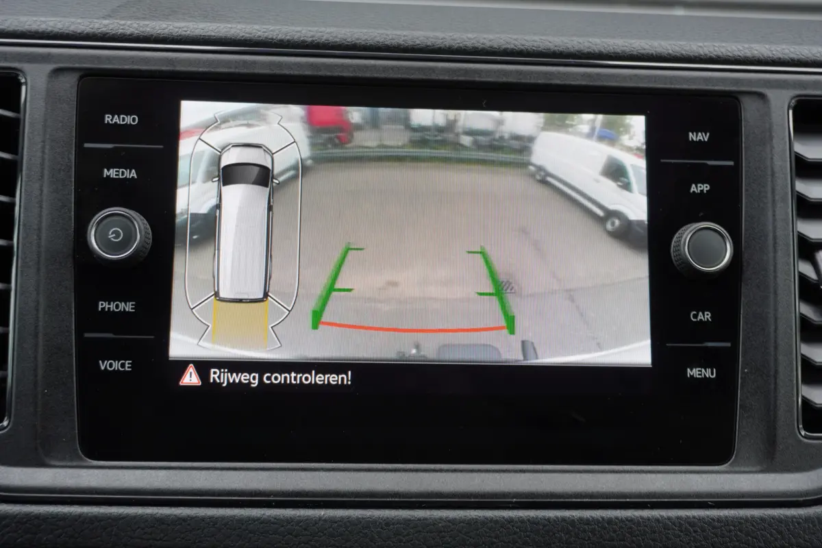 140pk Automaat L3H2/L2H1 Navigatie Standkachel Apple Carplay Trekhaak Camera Parkeersensoren Stoelverwarming Cruise control