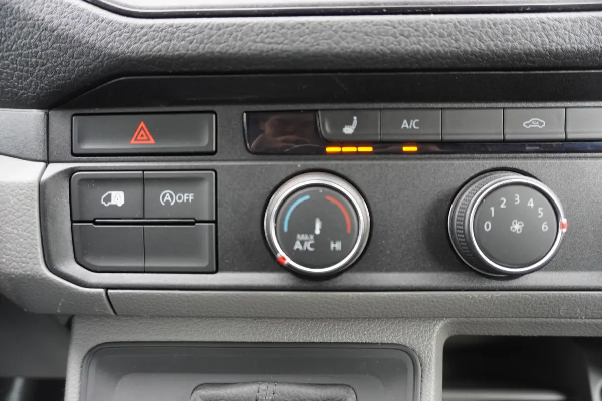 140pk Automaat L3H2/L2H1 Navigatie Standkachel Apple Carplay Trekhaak Camera Parkeersensoren Stoelverwarming Cruise control