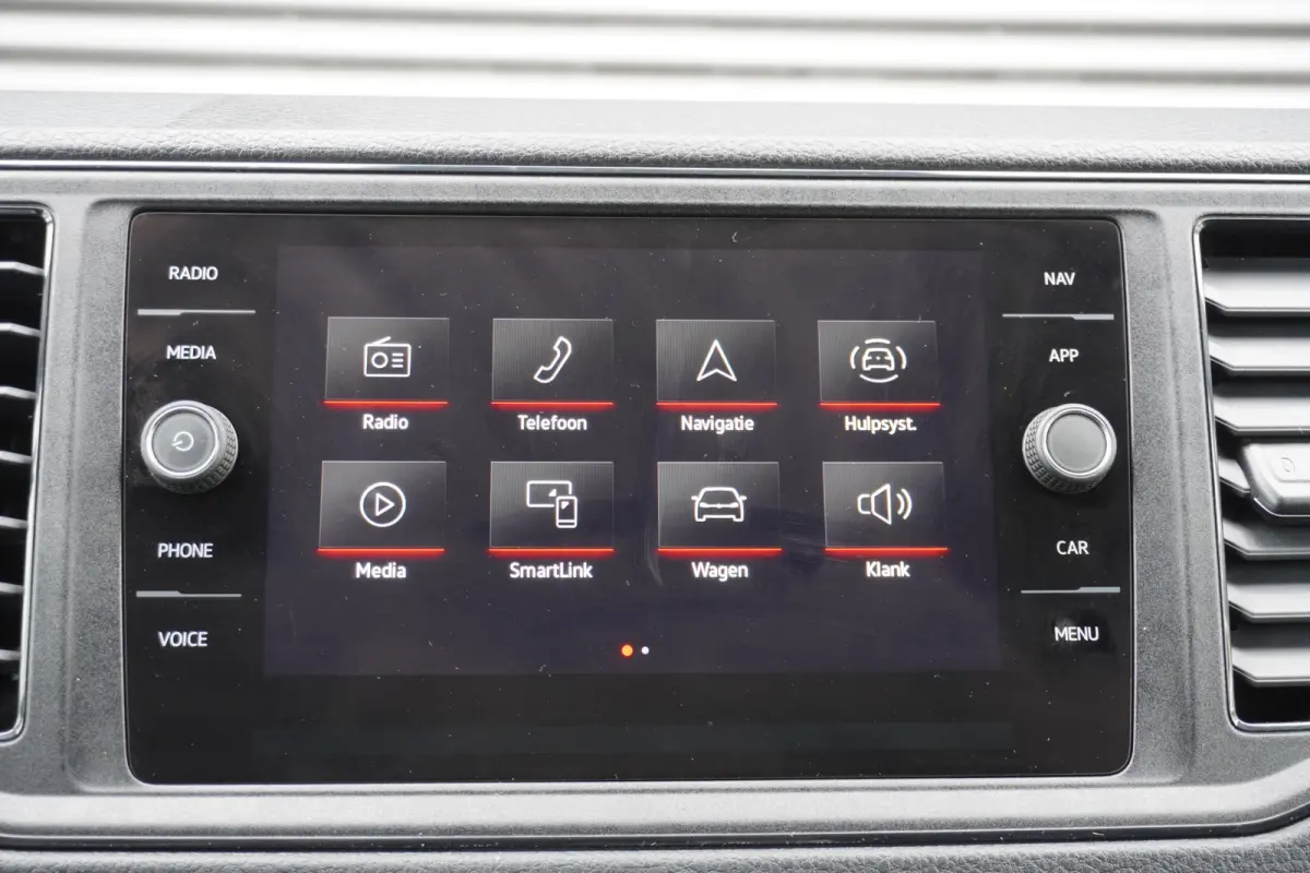 140pk Automaat L3H2/L2H1 Navigatie Standkachel Apple Carplay Trekhaak Camera Parkeersensoren Stoelverwarming Cruise control