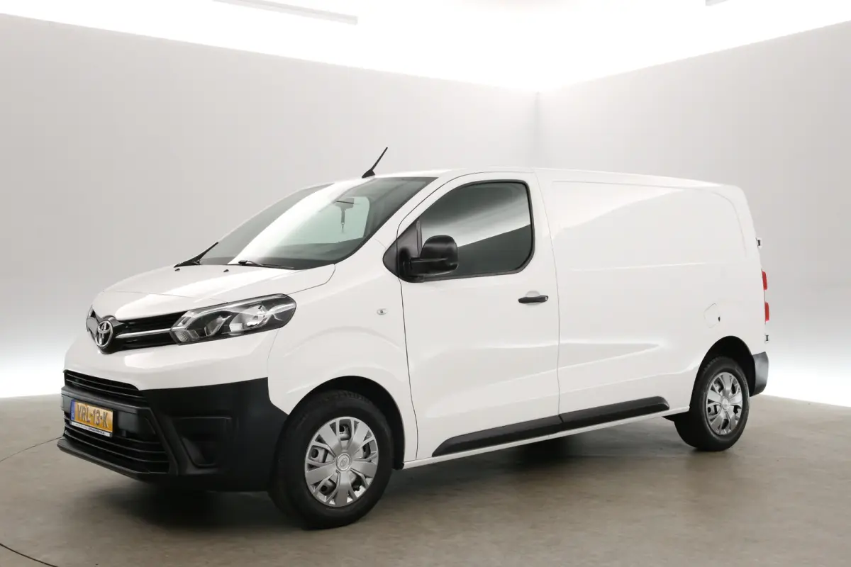 2.0 D-4D 145PK L2H1 | Airco | Cruise | Carplay | 3 Zits | Parkeersens.
