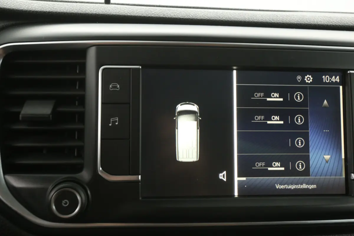 2.0 D-4D 145PK L2H1 | Airco | Cruise | Carplay | 3 Zits | Parkeersens.