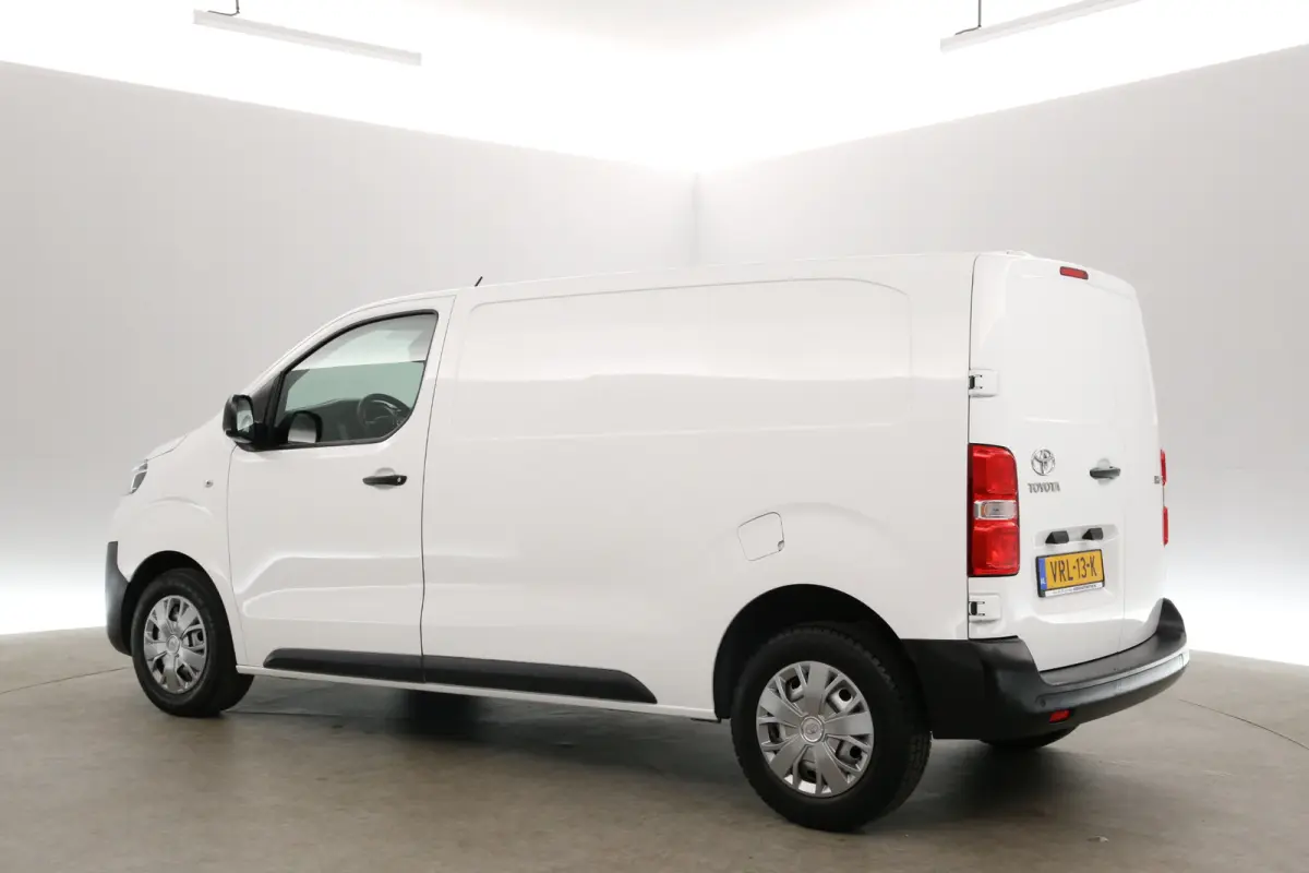 2.0 D-4D 145PK L2H1 | Airco | Cruise | Carplay | 3 Zits | Parkeersens.