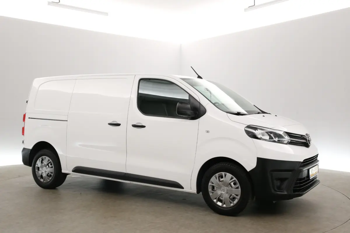 2.0 D-4D 145PK L2H1 | Airco | Cruise | Carplay | 3 Zits | Parkeersens.
