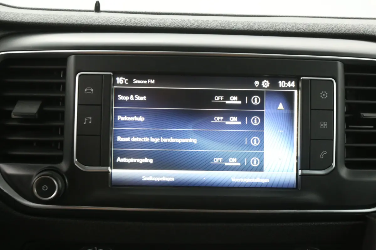 2.0 D-4D 145PK L2H1 | Airco | Cruise | Carplay | 3 Zits | Parkeersens.