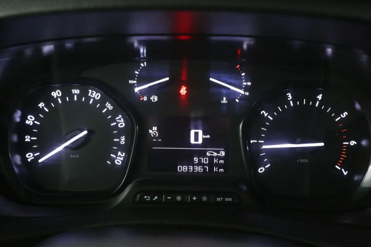 2.0 D-4D 145PK L2H1 | Airco | Cruise | Carplay | 3 Zits | Parkeersens.