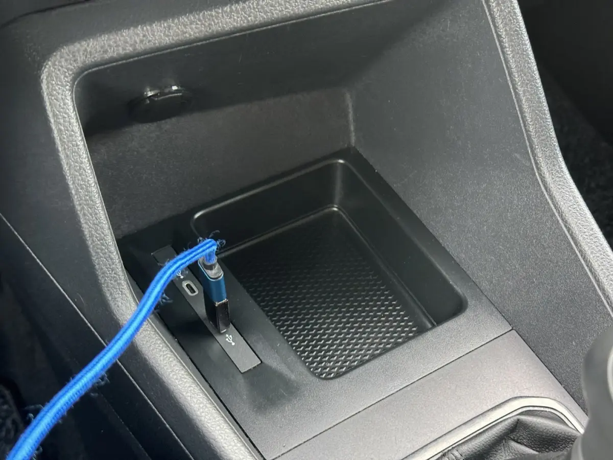 2.0 TDI Trend Airco Cruise Pdc Lat om Lat + houten laadvloer