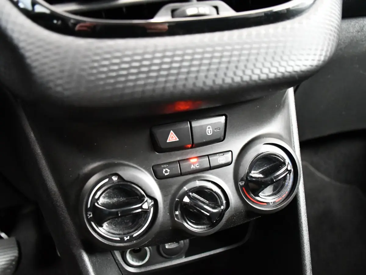1.2 PureTech Signature | Navigatie | Airco | Parkeersensoren |