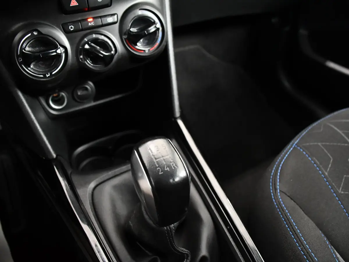 1.2 PureTech Signature | Navigatie | Airco | Parkeersensoren |