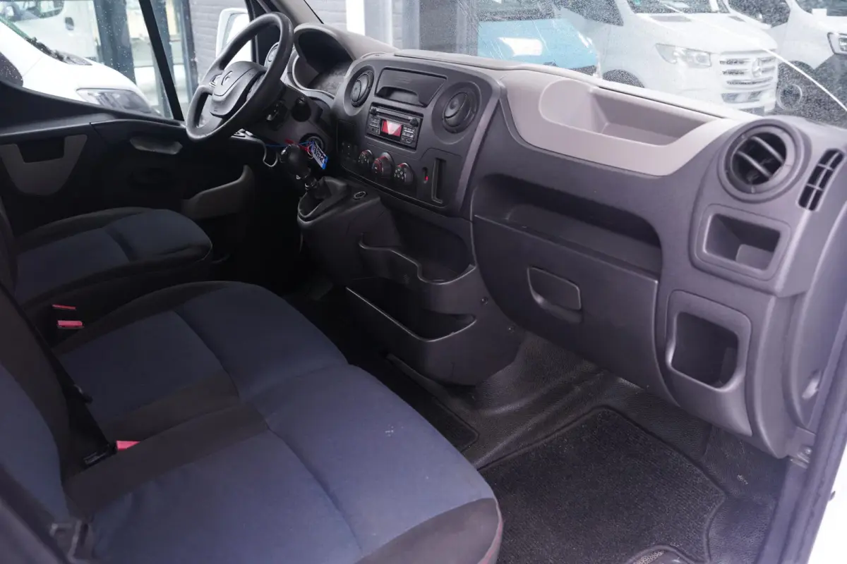 2.3 dCi 130 pk L3H2 Euro 6 Airco, Cruise Control Laadruimte Pakket, Trekhaak, Zonneklep, 3-Zits