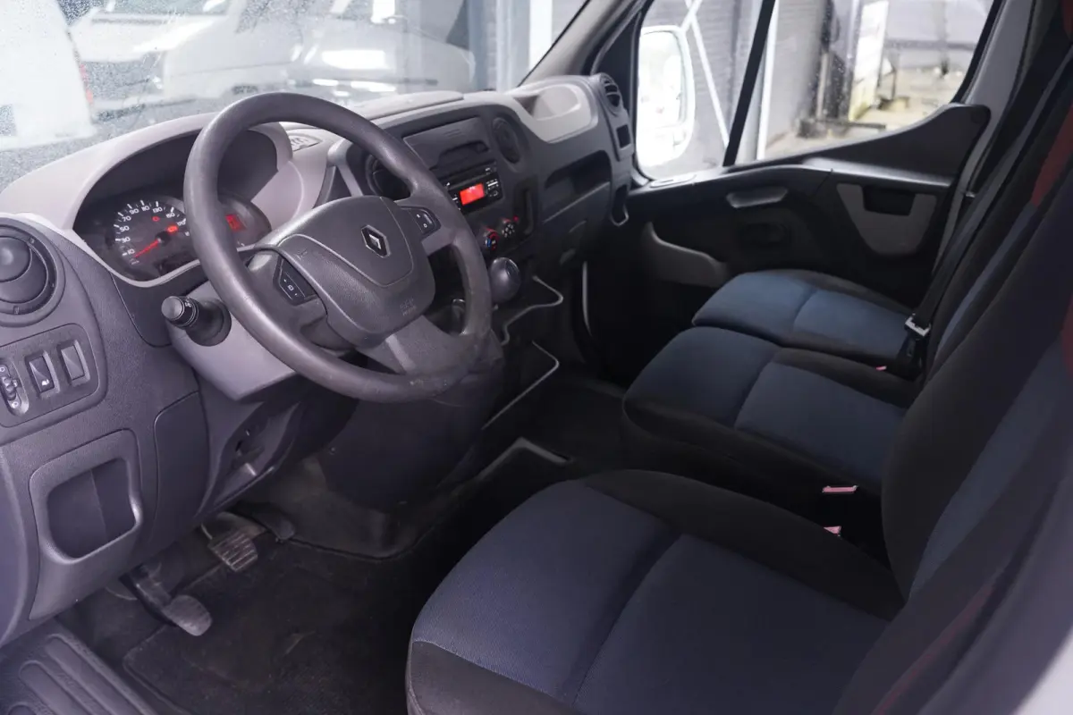 2.3 dCi 130 pk L3H2 Euro 6 Airco, Cruise Control Laadruimte Pakket, Trekhaak, Zonneklep, 3-Zits