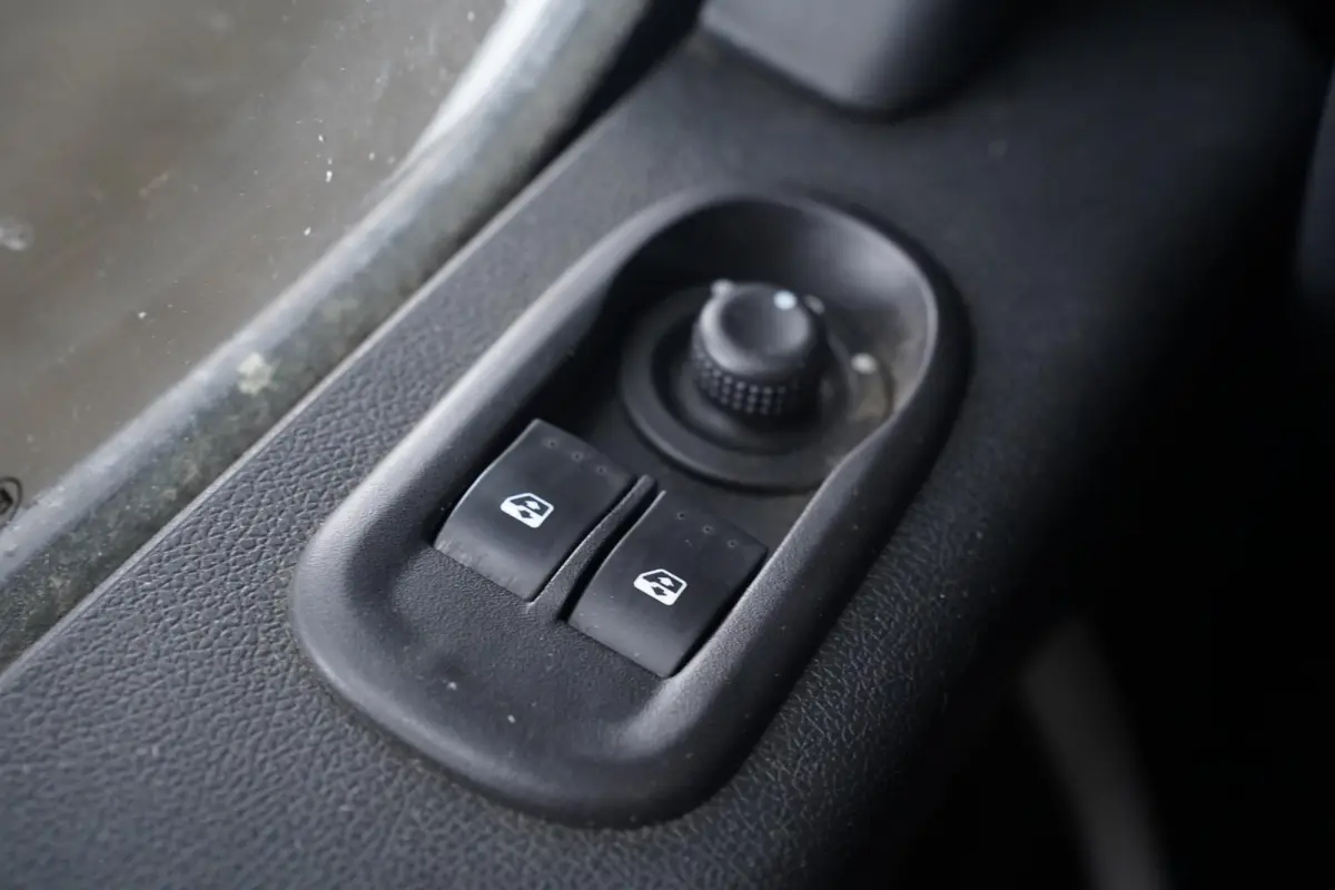 2.3 dCi 130 pk L3H2 Euro 6 Airco, Cruise Control Laadruimte Pakket, Trekhaak, Zonneklep, 3-Zits