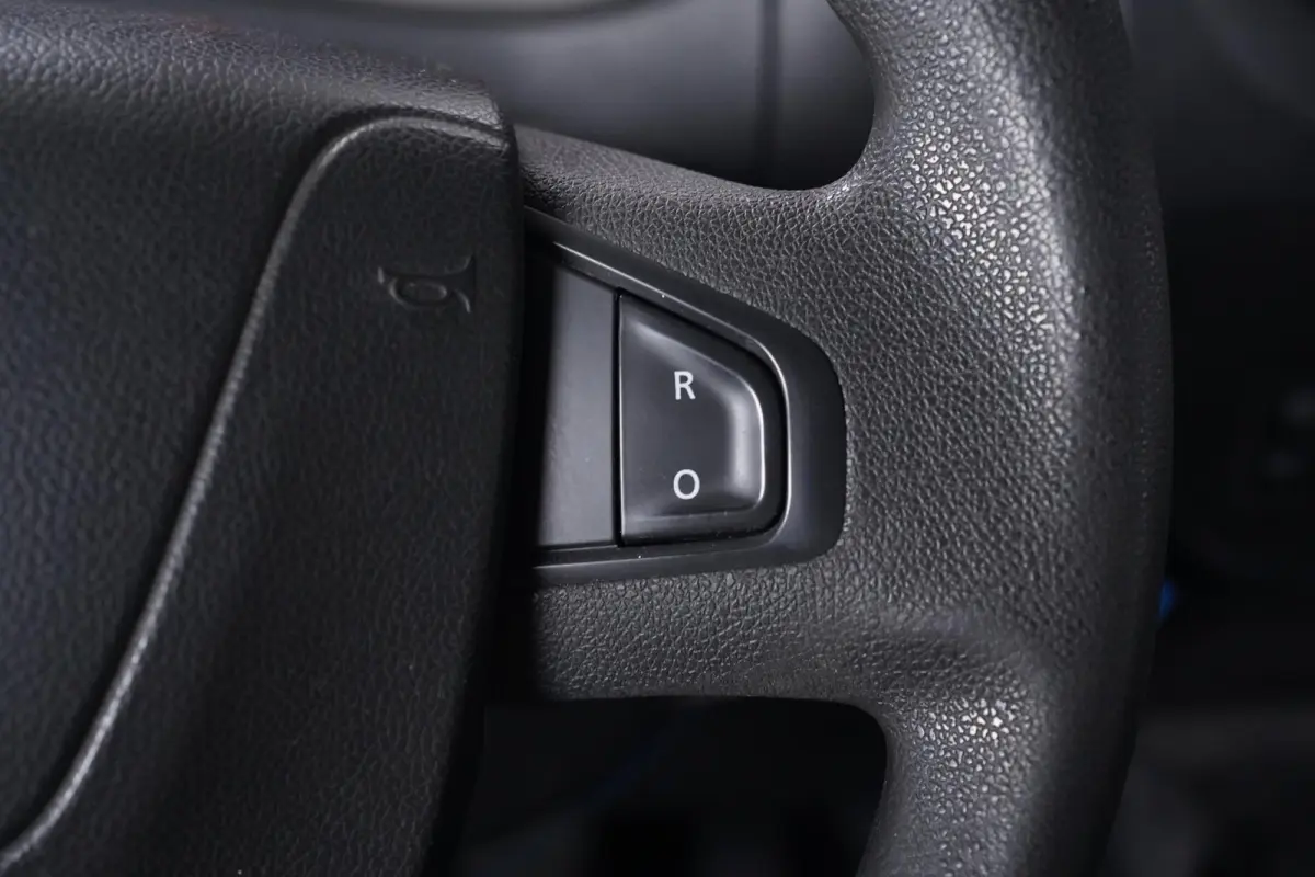 2.3 dCi 130 pk L3H2 Euro 6 Airco, Cruise Control Laadruimte Pakket, Trekhaak, Zonneklep, 3-Zits