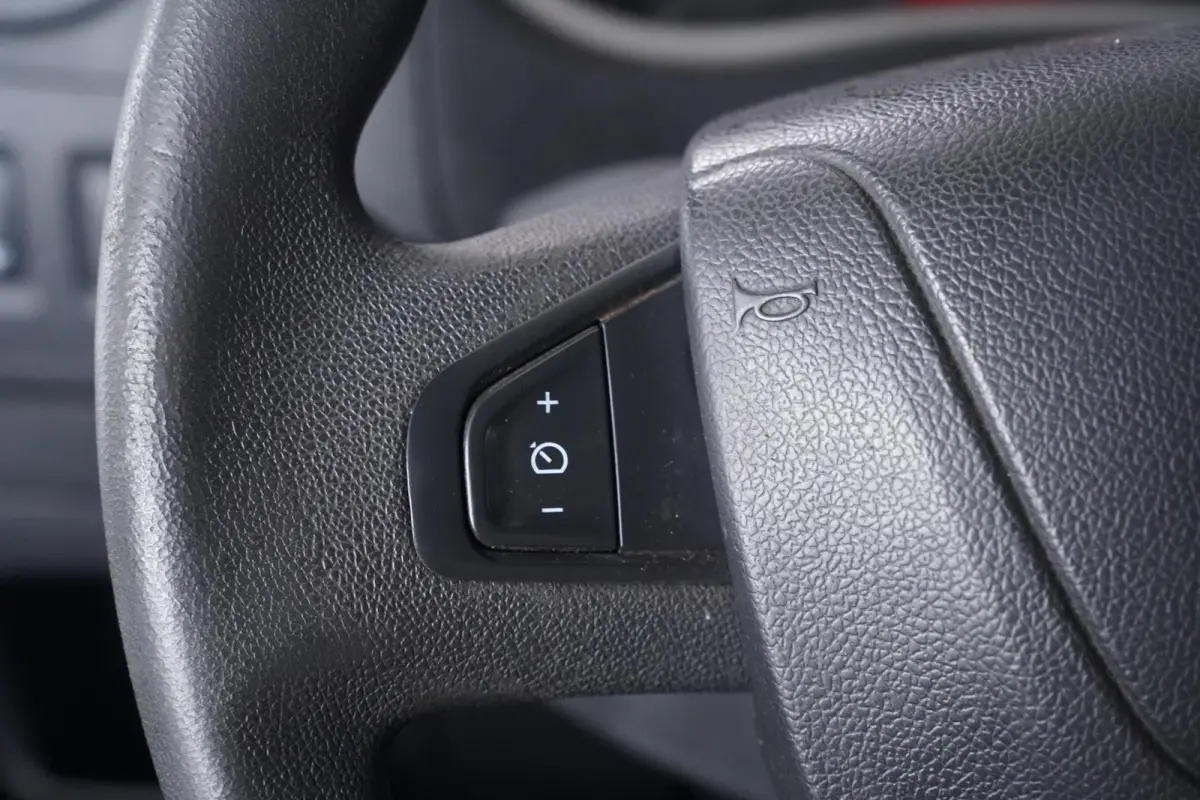 2.3 dCi 130 pk L3H2 Euro 6 Airco, Cruise Control Laadruimte Pakket, Trekhaak, Zonneklep, 3-Zits