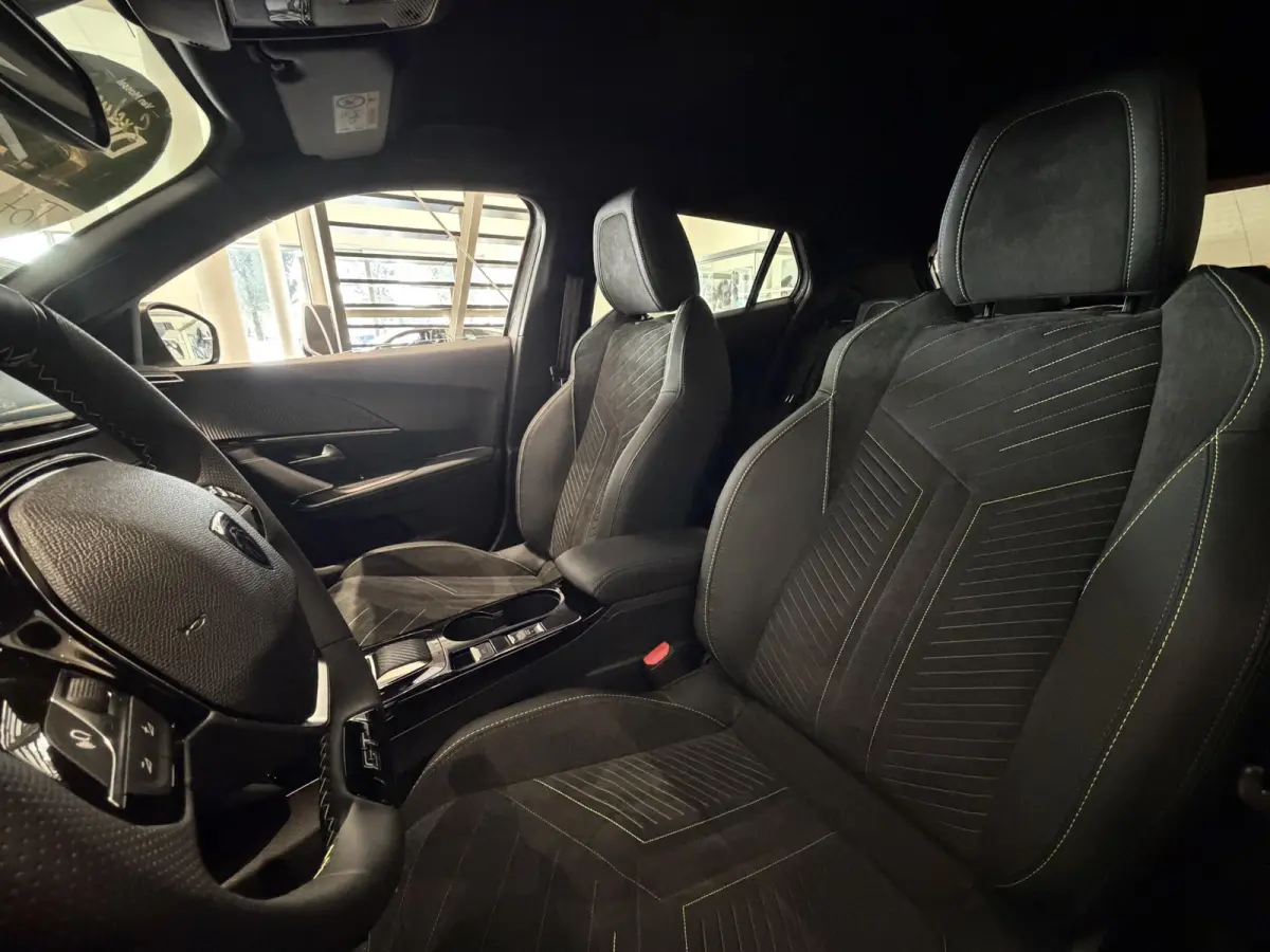 1.2 Hybrid 145 GT | EXCLUSIVE DEALS | UIT VOORRAAD LEVERBAAR IN DIVERSE KLEUREN |