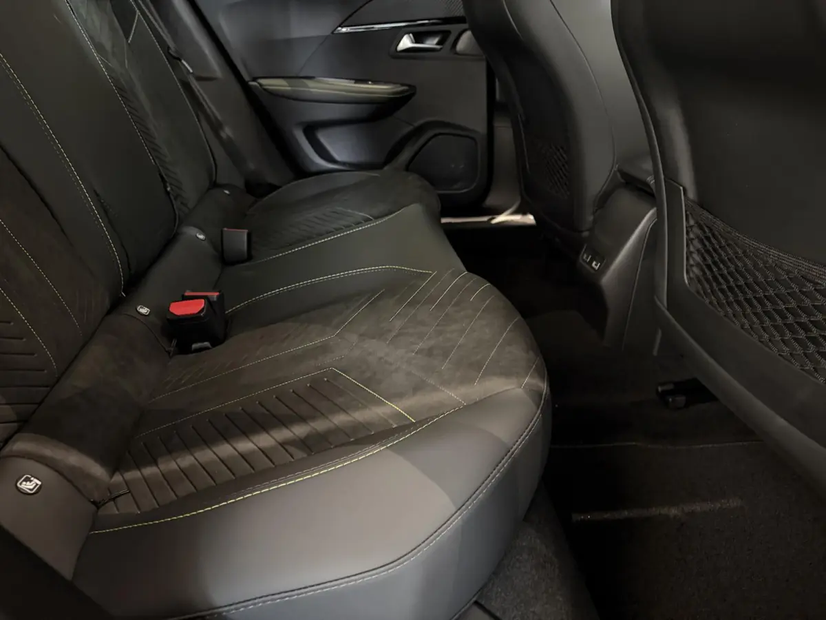 1.2 Hybrid 145 GT | EXCLUSIVE DEALS | UIT VOORRAAD LEVERBAAR IN DIVERSE KLEUREN |