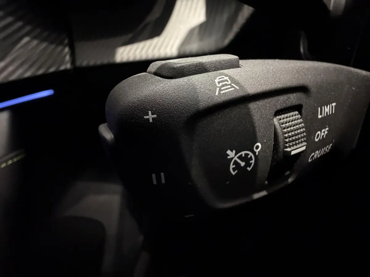 1.2 Hybrid 145 GT | EXCLUSIVE DEALS | UIT VOORRAAD LEVERBAAR IN DIVERSE KLEUREN |