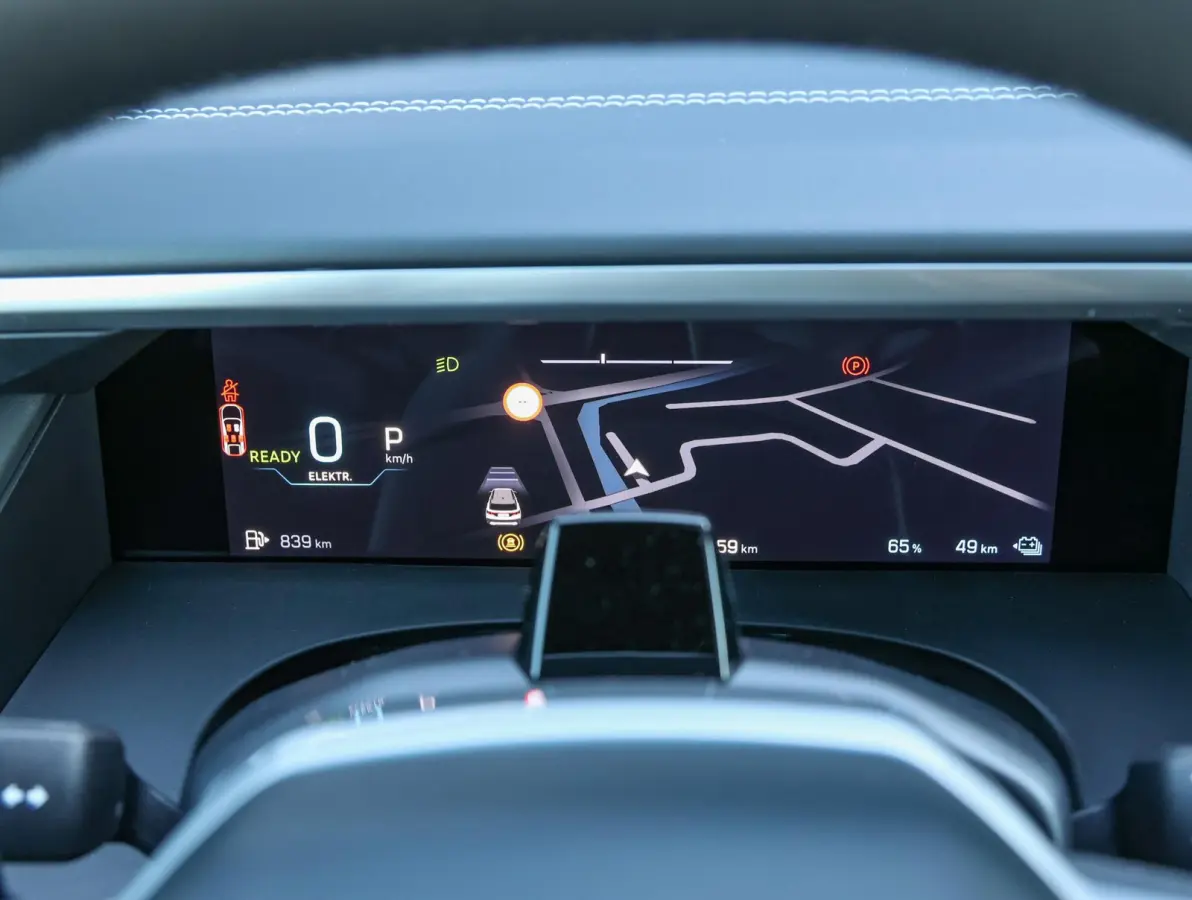 1.6 e-Hybrid Plug-In First Edition FOCAL Hi-Fi | Stoelkoeling/verwarming | Hands-Free achterklep | Panoramisch Schuifdak