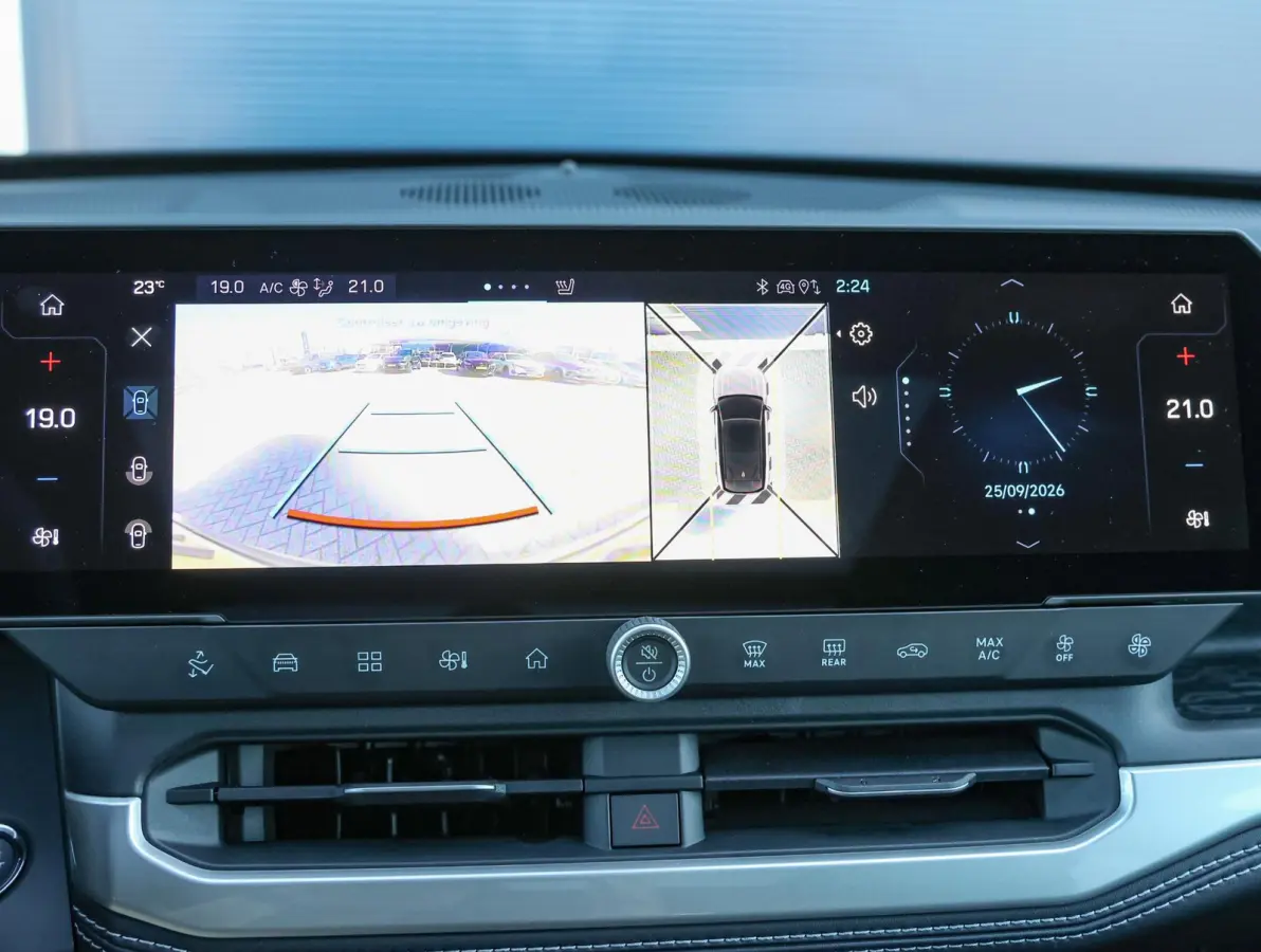 1.6 e-Hybrid Plug-In First Edition FOCAL Hi-Fi | Stoelkoeling/verwarming | Hands-Free achterklep | Panoramisch Schuifdak