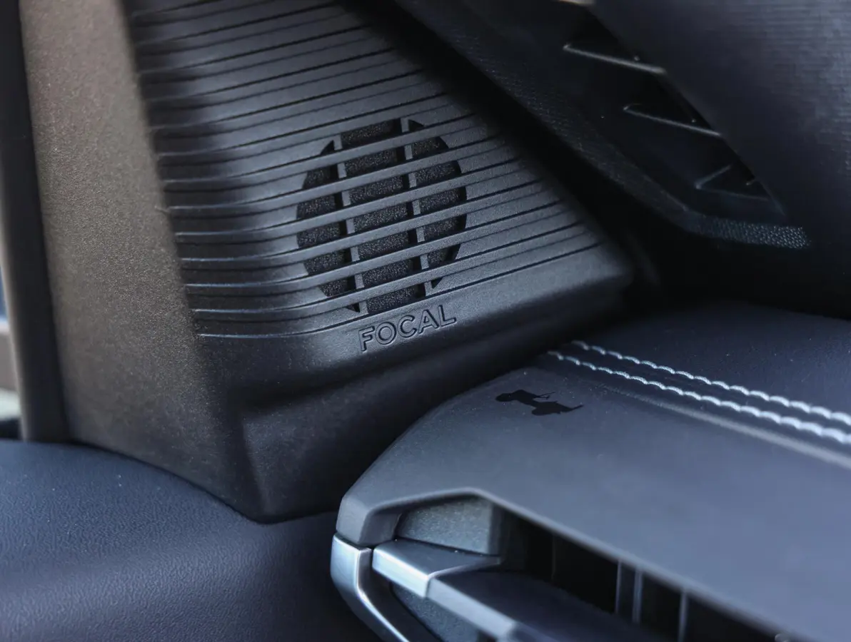 1.6 e-Hybrid Plug-In First Edition FOCAL Hi-Fi | Stoelkoeling/verwarming | Hands-Free achterklep | Panoramisch Schuifdak