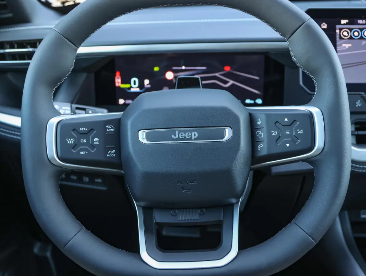 1.6 e-Hybrid Plug-In First Edition FOCAL Hi-Fi | Stoelkoeling/verwarming | Hands-Free achterklep | Panoramisch Schuifdak
