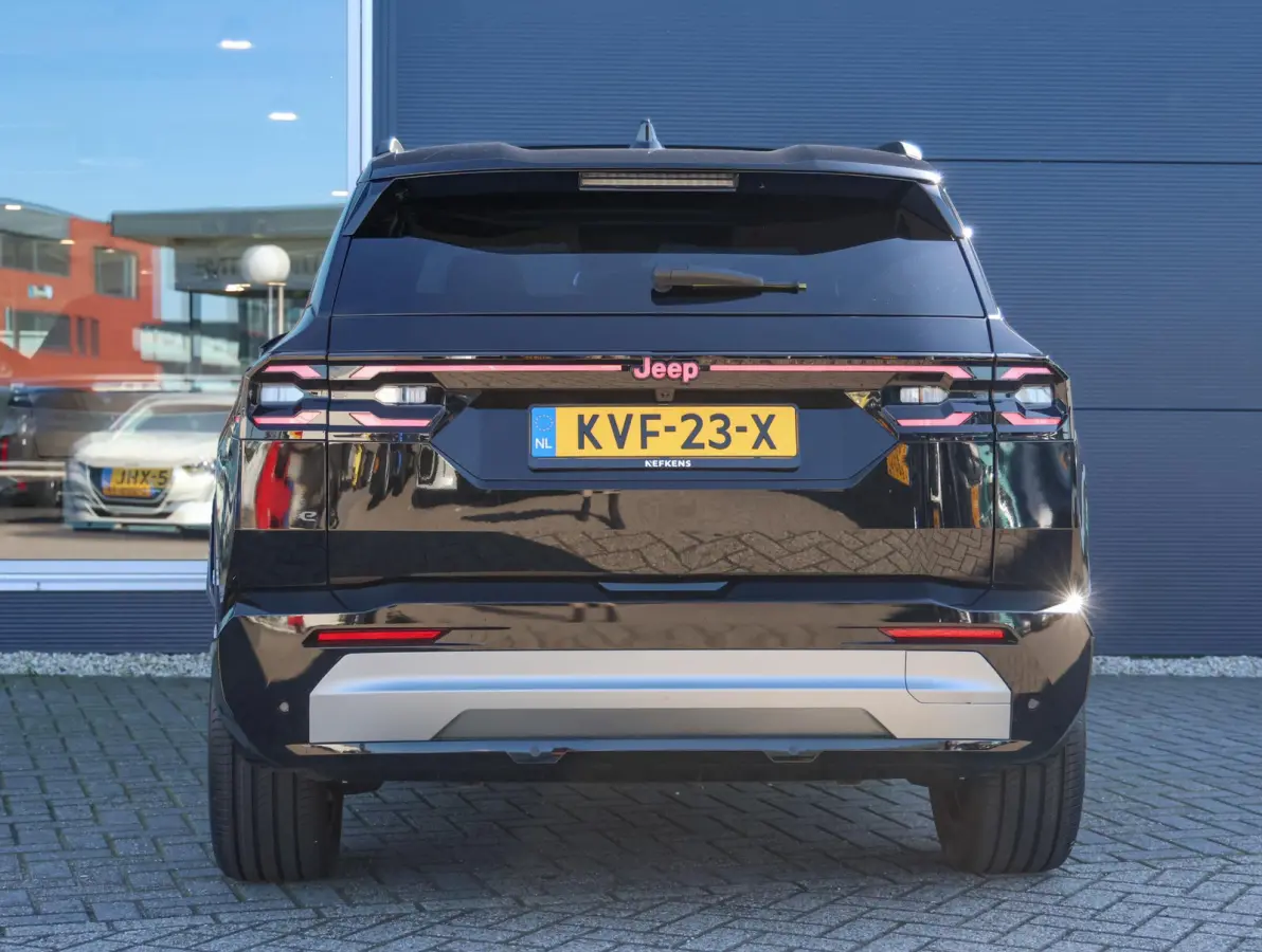 1.6 e-Hybrid Plug-In First Edition FOCAL Hi-Fi | Stoelkoeling/verwarming | Hands-Free achterklep | Panoramisch Schuifdak