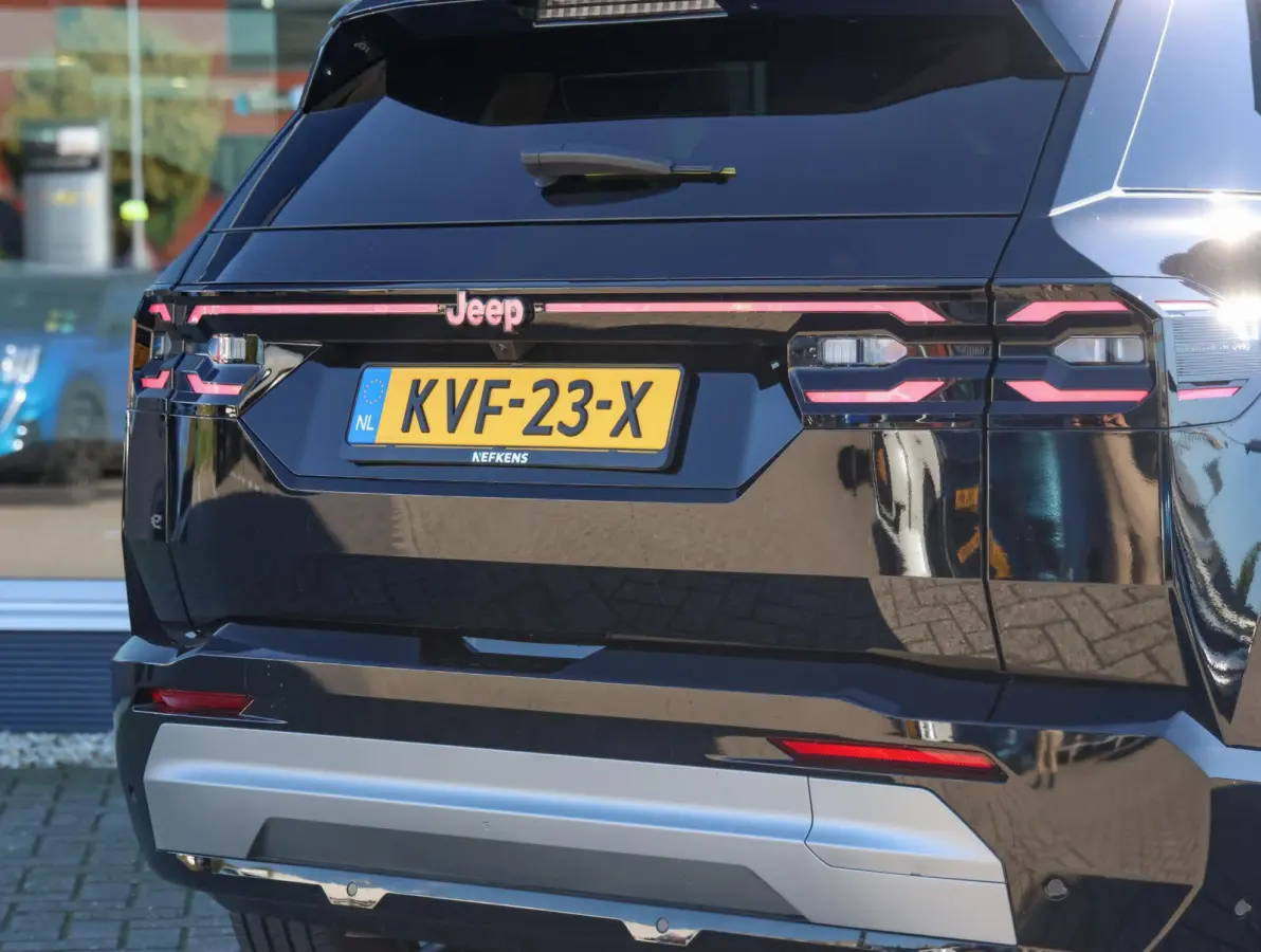 1.6 e-Hybrid Plug-In First Edition FOCAL Hi-Fi | Stoelkoeling/verwarming | Hands-Free achterklep | Panoramisch Schuifdak