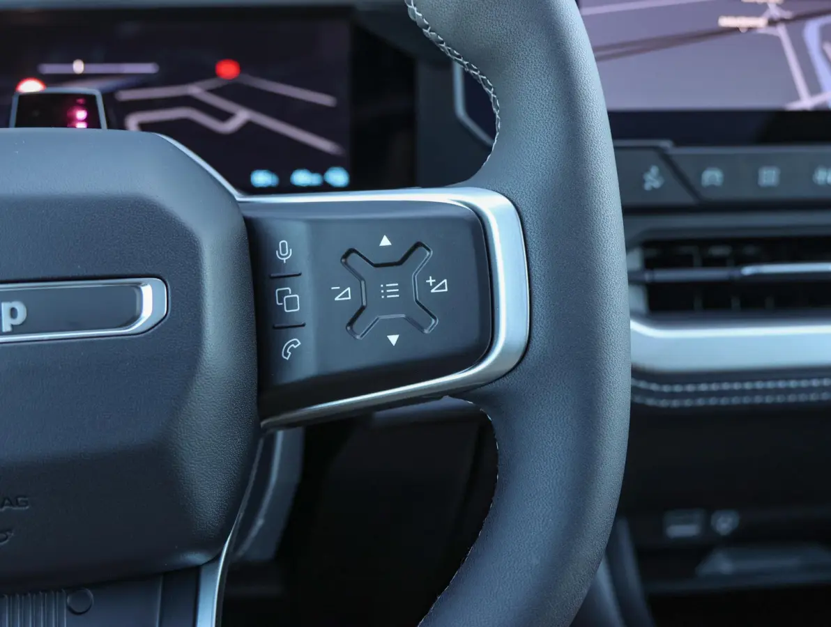 1.6 e-Hybrid Plug-In First Edition FOCAL Hi-Fi | Stoelkoeling/verwarming | Hands-Free achterklep | Panoramisch Schuifdak