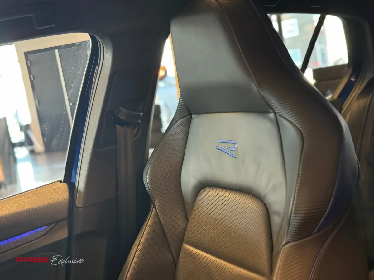 2.0 TSI R 4Motion / Akrapovic / Memory / Pano / H/K / HUD / Stoelventilatie / IQ Lights / Drift / Camera / Carplay