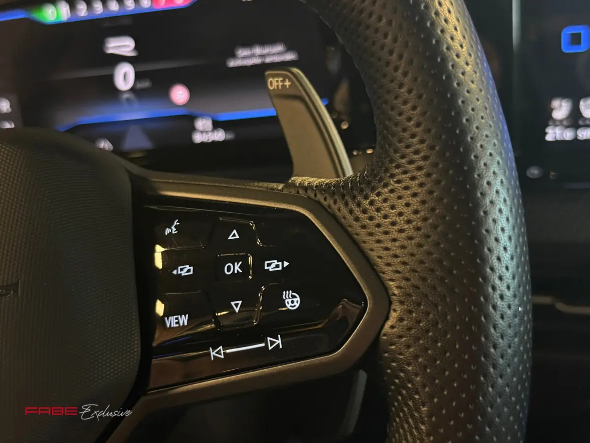 2.0 TSI R 4Motion / Akrapovic / Memory / Pano / H/K / HUD / Stoelventilatie / IQ Lights / Drift / Camera / Carplay