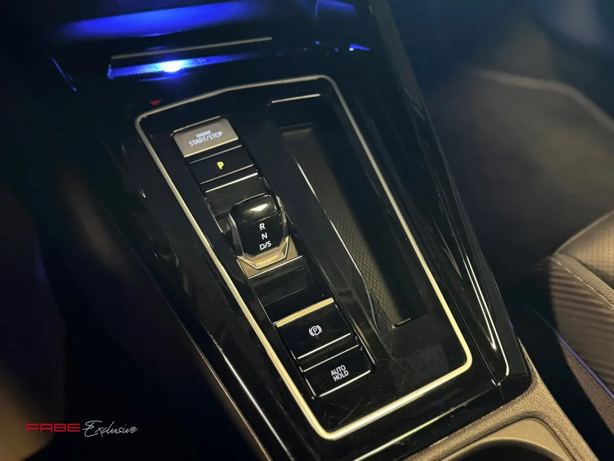 2.0 TSI R 4Motion / Akrapovic / Memory / Pano / H/K / HUD / Stoelventilatie / IQ Lights / Drift / Camera / Carplay