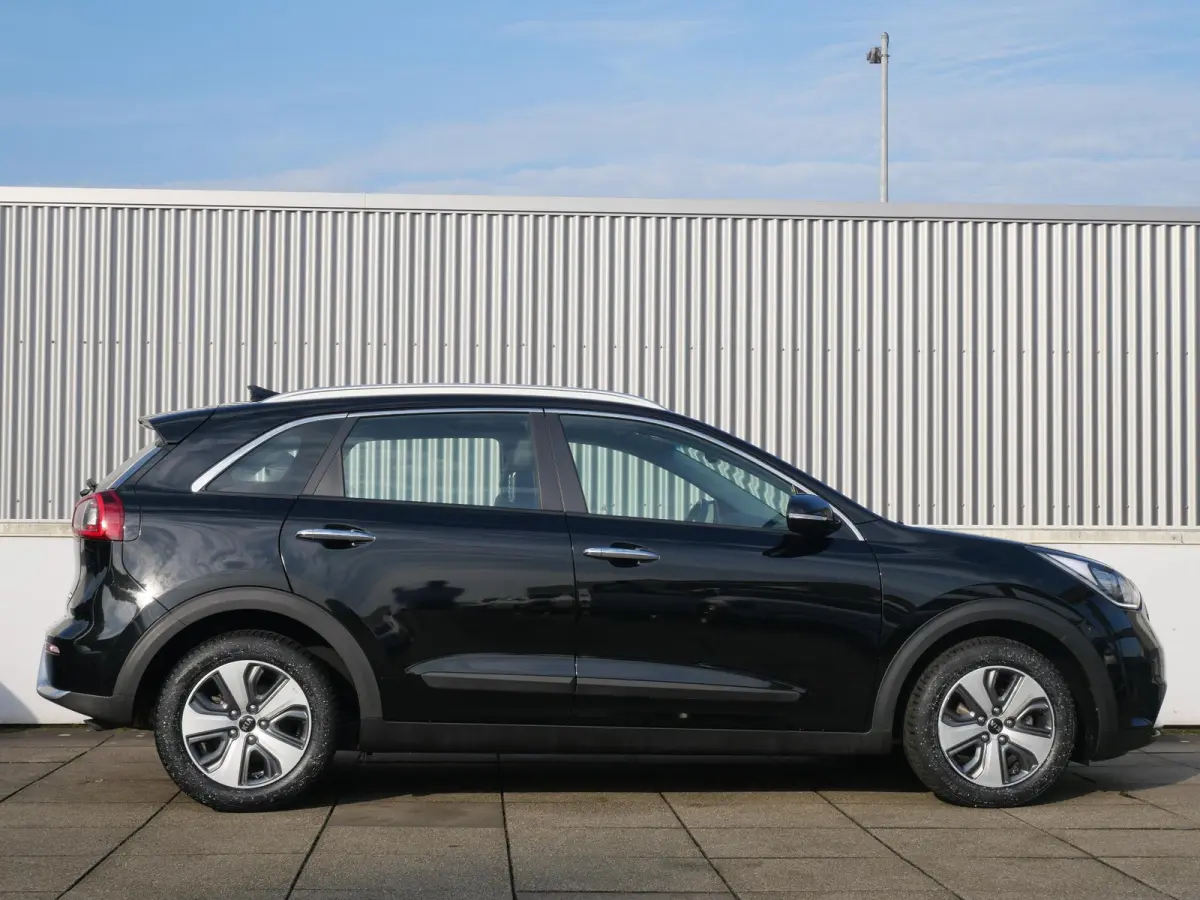 1.6 GDi Hybrid DynamicLine | Navigatie | Camera | Clima | Cruise |
