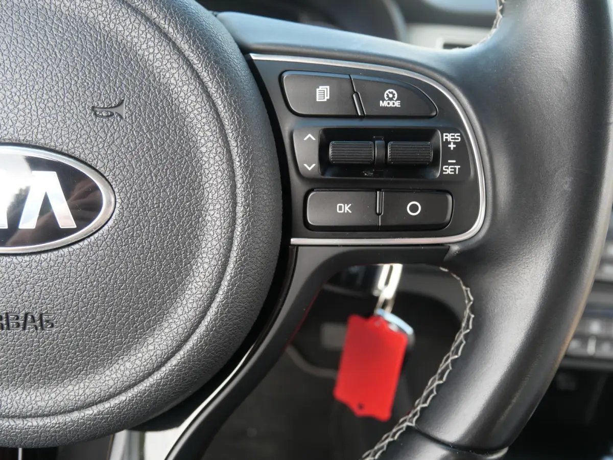1.6 GDi Hybrid DynamicLine | Navigatie | Camera | Clima | Cruise |