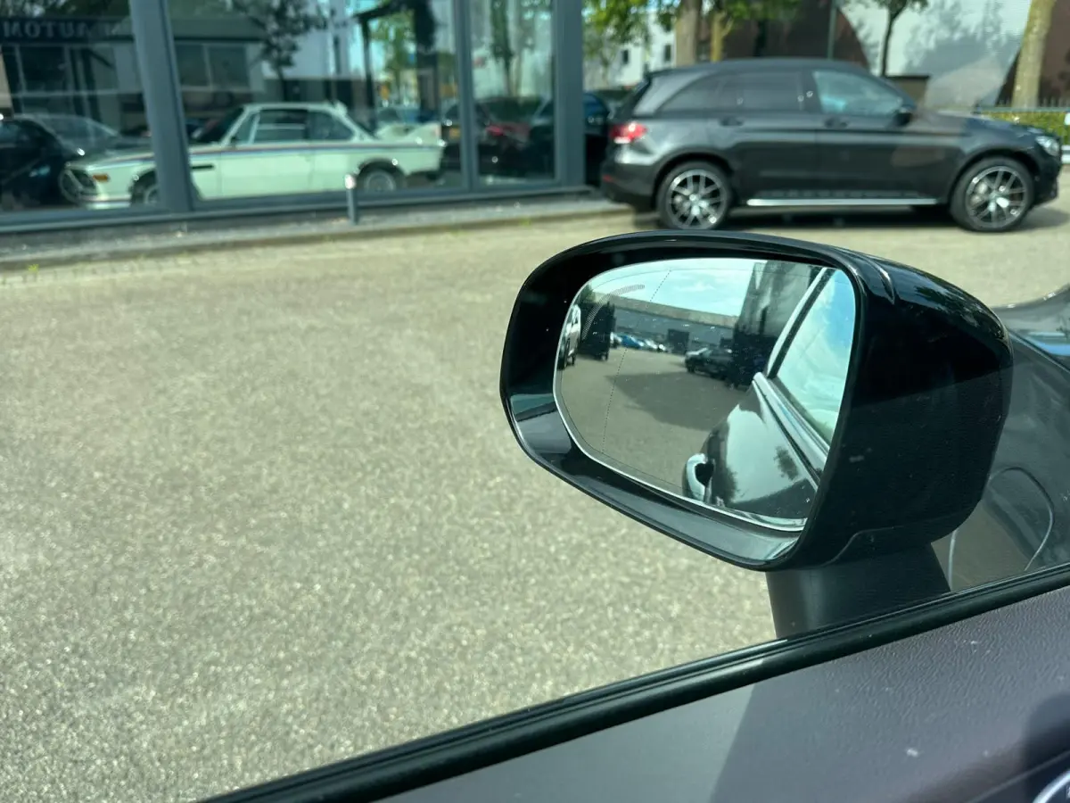 2.0 T8 AWD Plug-in hybrid Ultra Dark VAN: 62.900,- VOOR: 59.877,- UW HERFSTVOORDEEL: 3.023,- EURO | FABR. garantie t/m 02-2028 | MEGA VOL! | LUCHTVERING | STOEL VERKOELING|VENTILATIE | B&W A