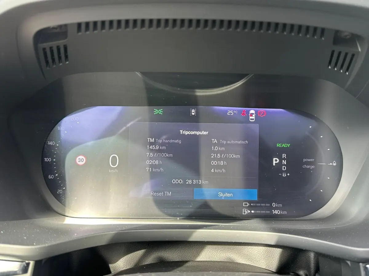 2.0 T8 AWD Plug-in hybrid Ultra Dark VAN: 62.900,- VOOR: 59.877,- UW HERFSTVOORDEEL: 3.023,- EURO | FABR. garantie t/m 02-2028 | MEGA VOL! | LUCHTVERING | STOEL VERKOELING|VENTILATIE | B&W A