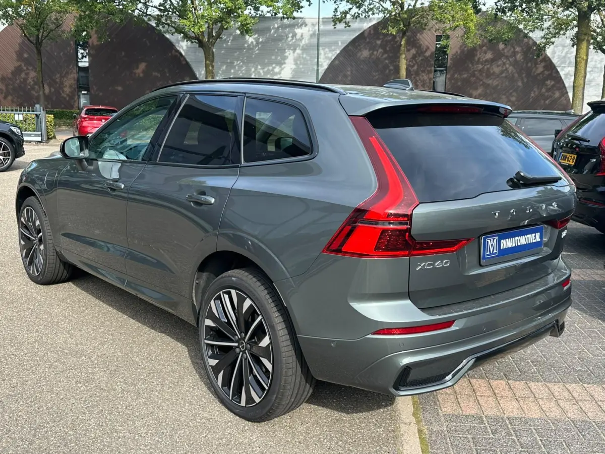 2.0 T8 AWD Plug-in hybrid Ultra Dark VAN: 62.900,- VOOR: 59.877,- UW HERFSTVOORDEEL: 3.023,- EURO | FABR. garantie t/m 02-2028 | MEGA VOL! | LUCHTVERING | STOEL VERKOELING|VENTILATIE | B&W A
