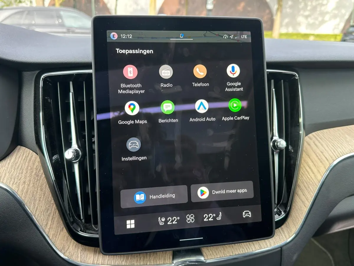 2.0 T8 AWD Plug-in hybrid Ultra Dark VAN: 62.900,- VOOR: 59.877,- UW HERFSTVOORDEEL: 3.023,- EURO | FABR. garantie t/m 02-2028 | MEGA VOL! | LUCHTVERING | STOEL VERKOELING|VENTILATIE | B&W A